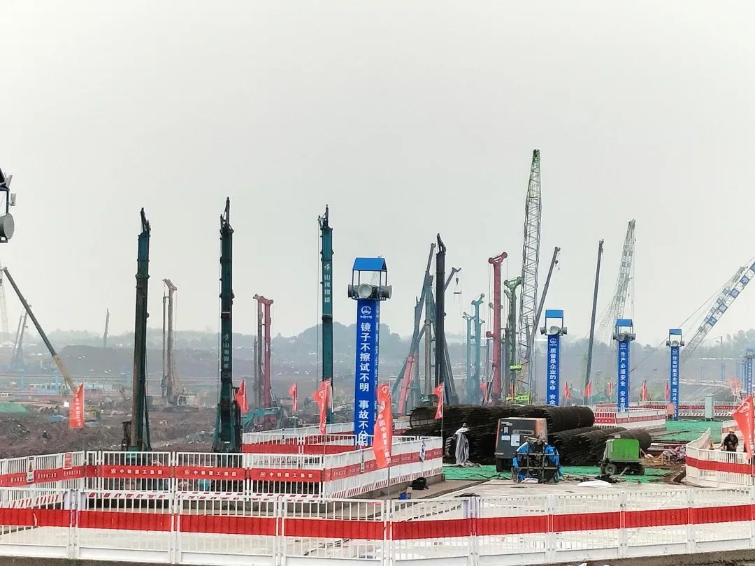 “必发绿”精彩亮相！必发智能装备周全助力长沙机场改扩建项目