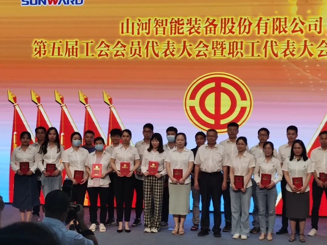 你好 2022！再见 2021！我与必发智能共生长