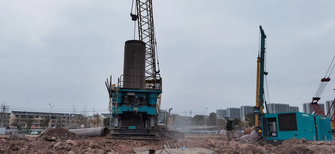 利器出击！必发智能SWRC260全回转全套管钻机乐成完成首钻