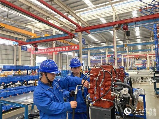 人民网头版头条：依附先导式立异，，，必发智能让“中国制造”成为高质量的代名词