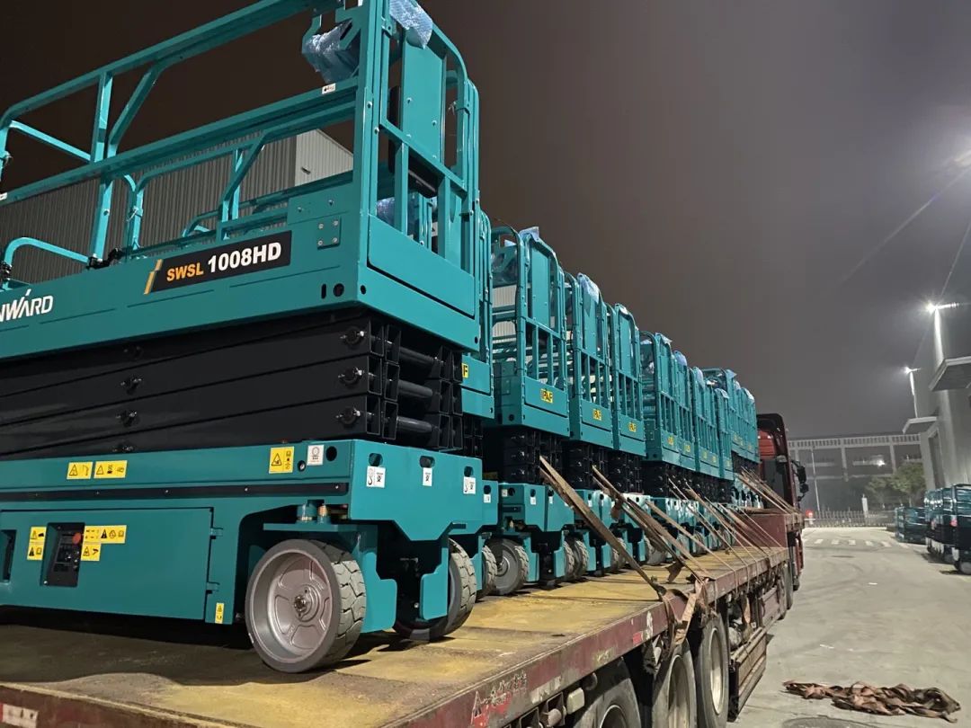 创下单日最高发货量纪录！必发高机装备集中发货