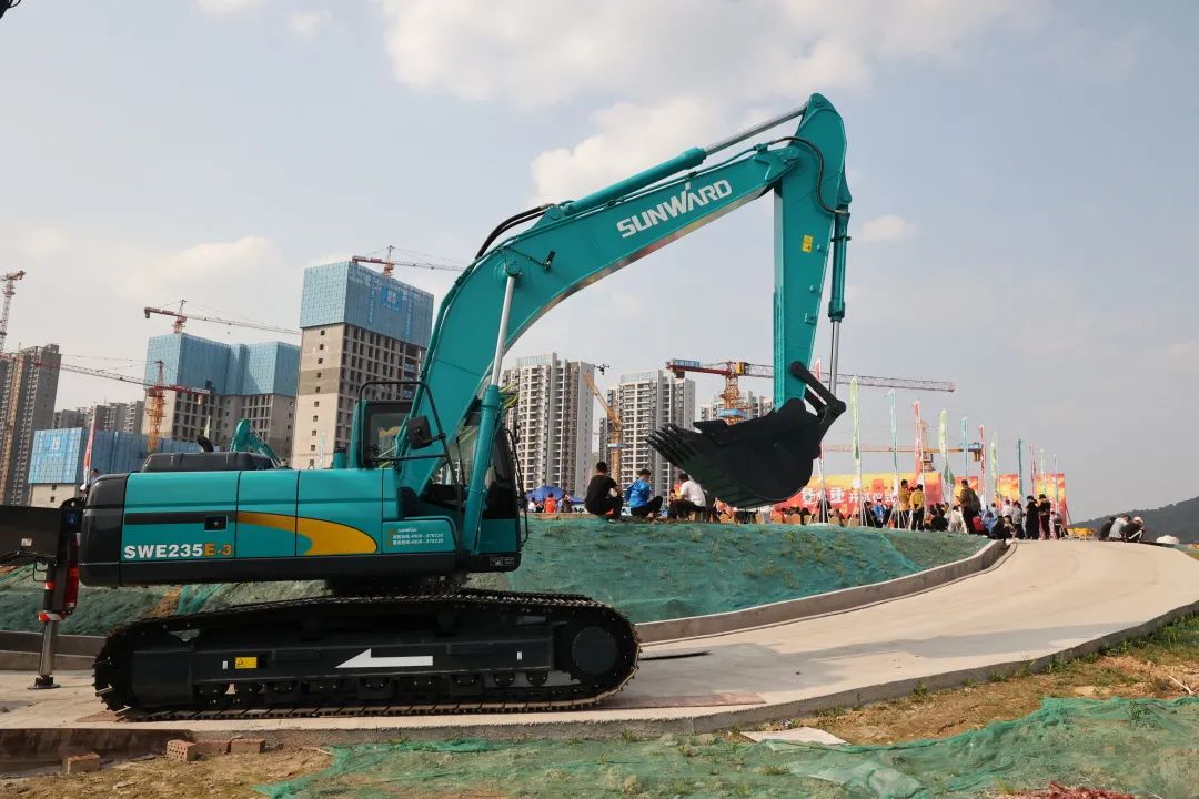 硬实力+软手刺！必发智能协拍电视剧《重中之重》开机