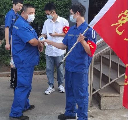 必发工匠 | “浪波”不言苦，，，，，甘为“人梯”承大重