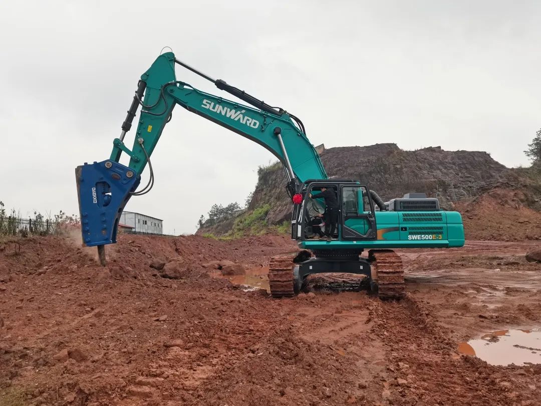 再现交机热潮！必发智能中大挖一连向市场进军