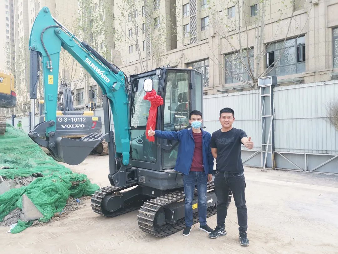 冲、冲、冲！带您感受必发智能挖掘机火热交机时刻