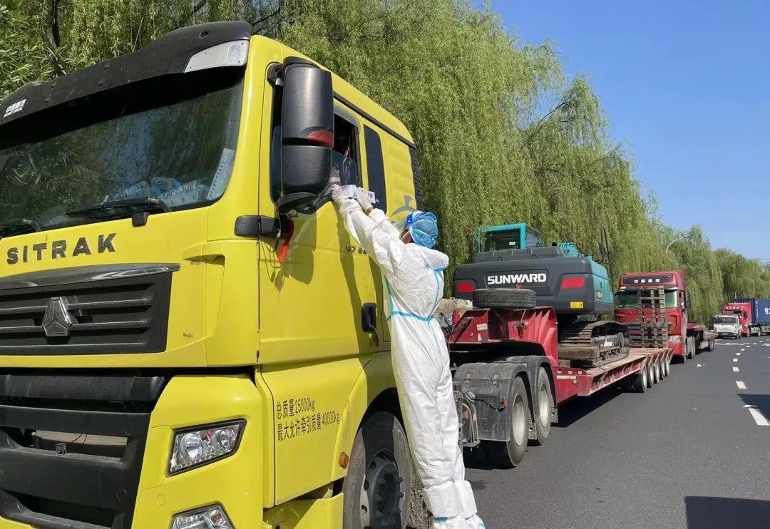 防疫、交机两手抓！必发智能挖掘机顺遂交付获好评