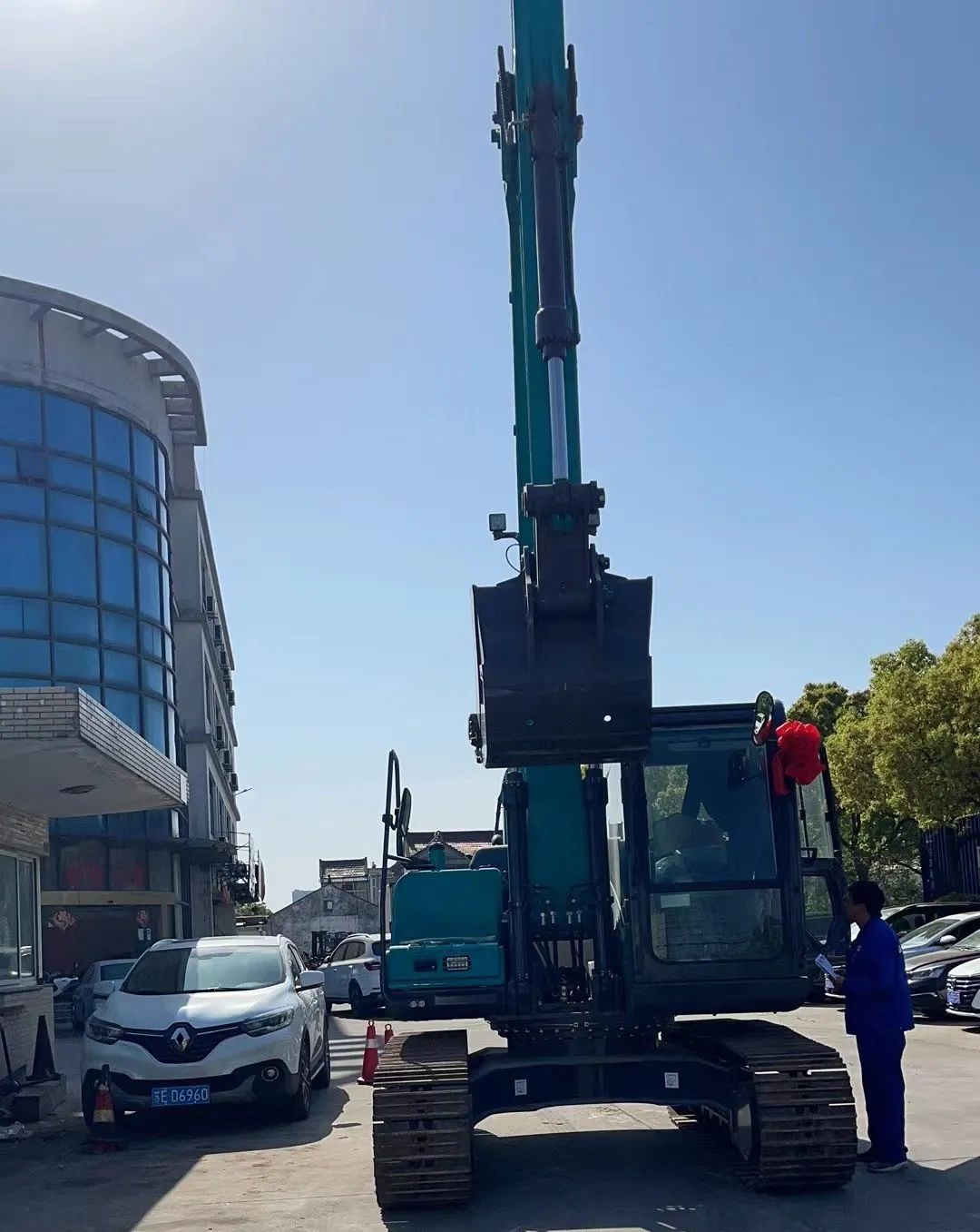 防疫、交机两手抓！必发智能挖掘机顺遂交付获好评