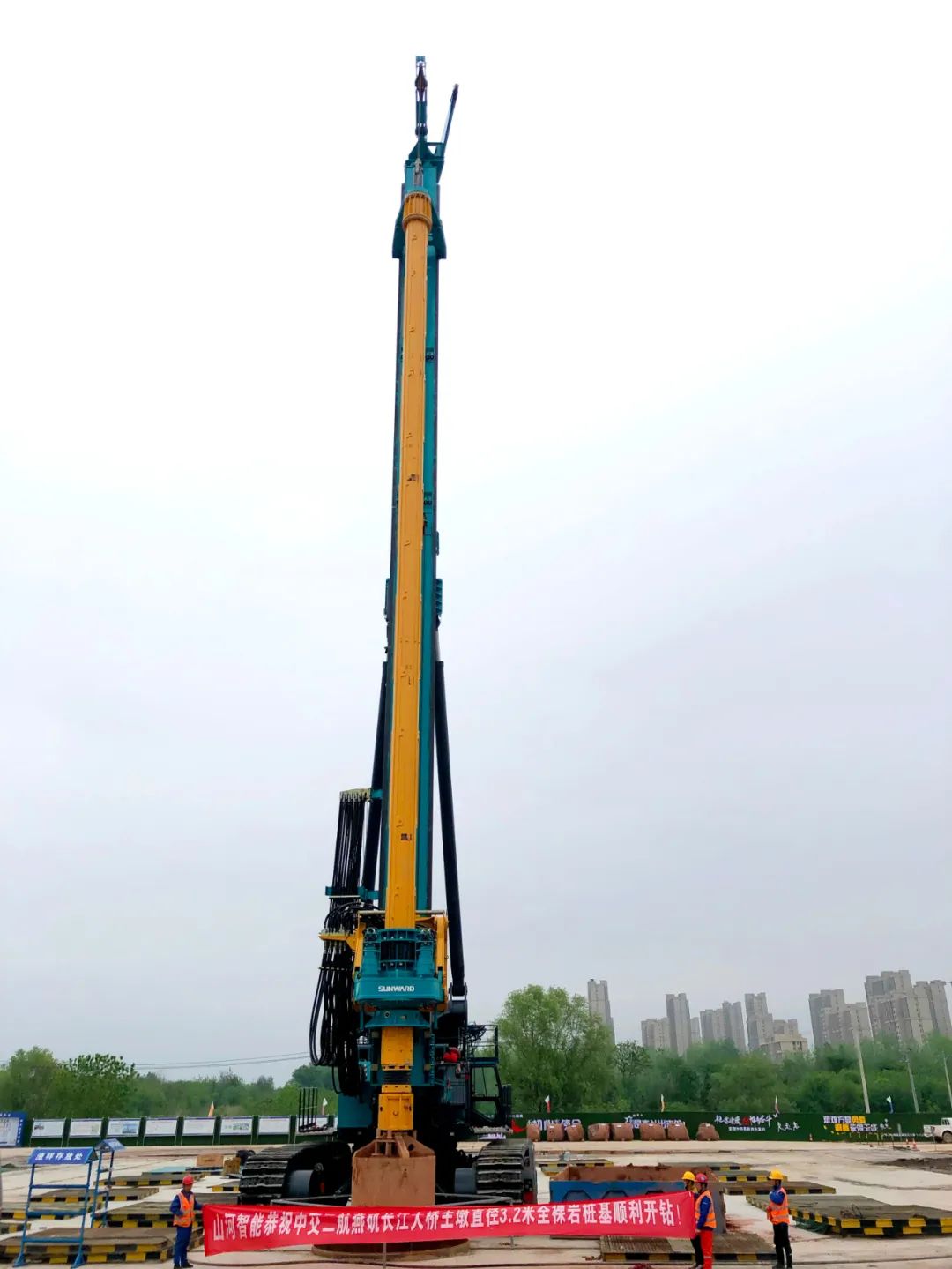 再啃“硬骨头”！必发智能“超等桩备”助建燕矶长江大桥
