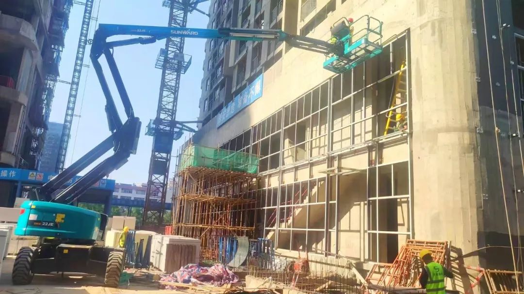 正式“上岗”！必发智能首台电动曲臂式高空作业平台入驻华南市场