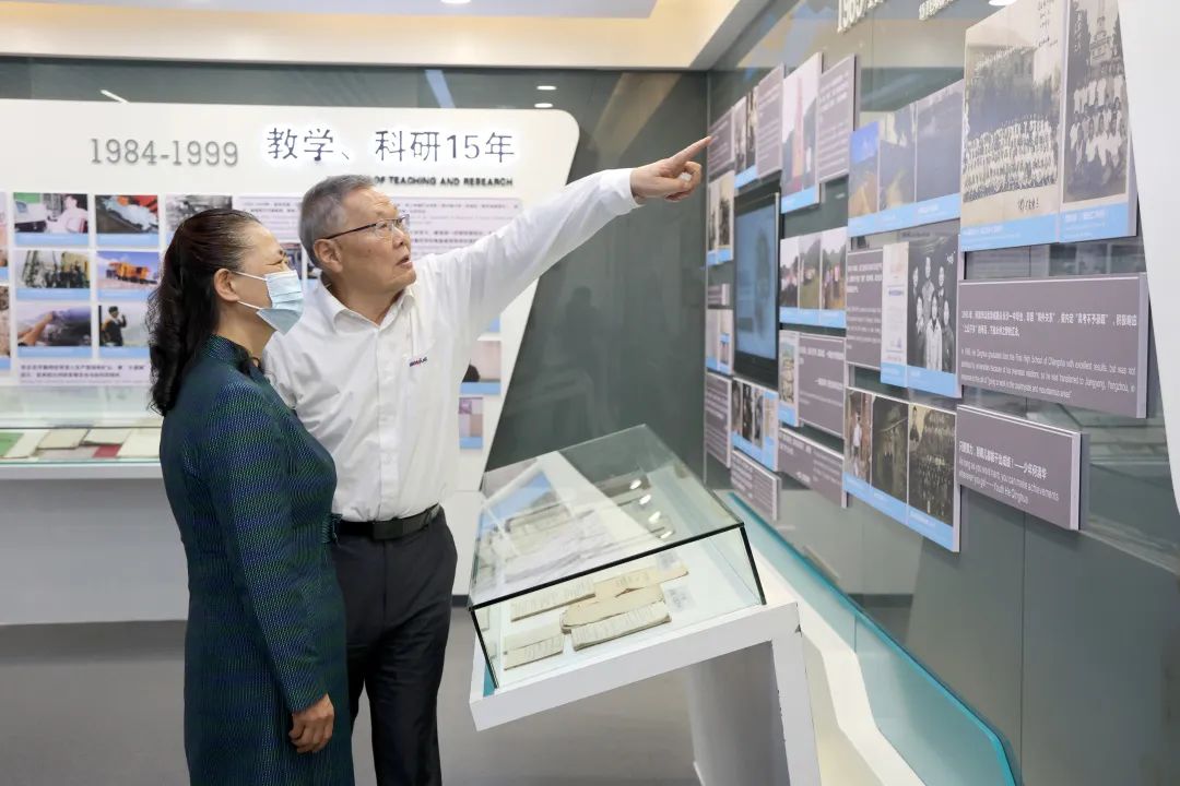 深化产学研相助！中南大学校长、中国工程院院士田红旗率团造访必发智能