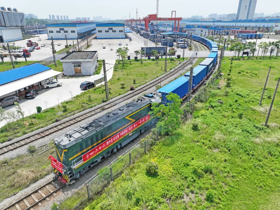 一连进军国际市。。。。。。≈信钒嗔校ǔど常┍胤⒅悄茏欣殖墒追