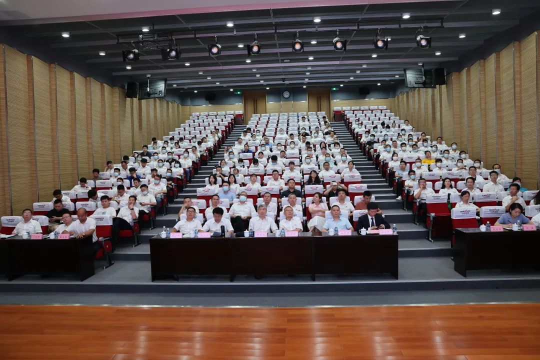 立异引领，，，，，，，智造未来！“2022院士专家长沙行”高端装备高质量生长钻研会盛大举行