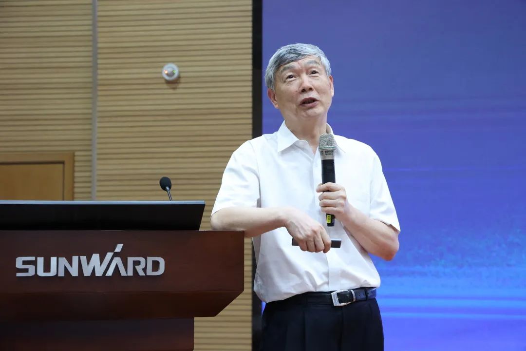 立异引领，，，，，，，智造未来！“2022院士专家长沙行”高端装备高质量生长钻研会盛大举行