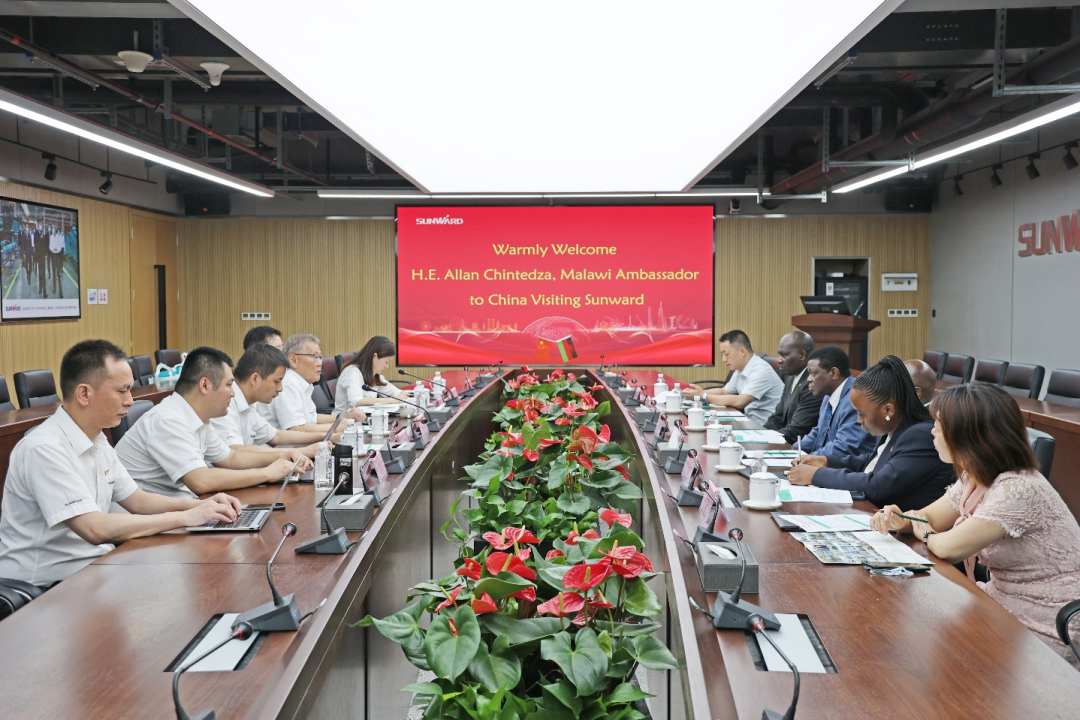 马拉维大使一行考察必发智能