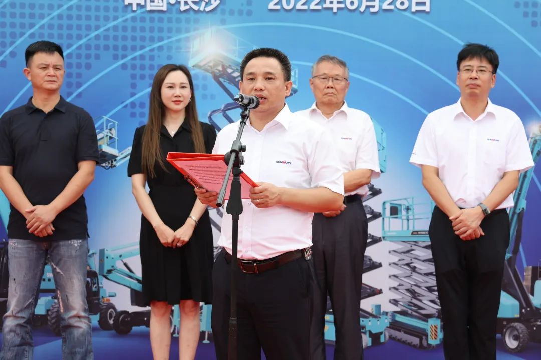 献礼二十大，，，，再攀新高地！必发智能高空机械装备再迎批量发货