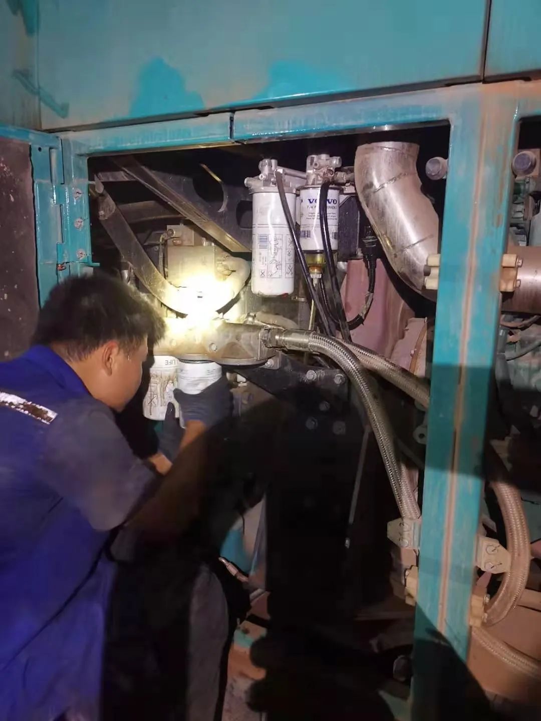 “创立施工事业！”他们和必发智能“超等桩备”一起助建燕矶长江大桥