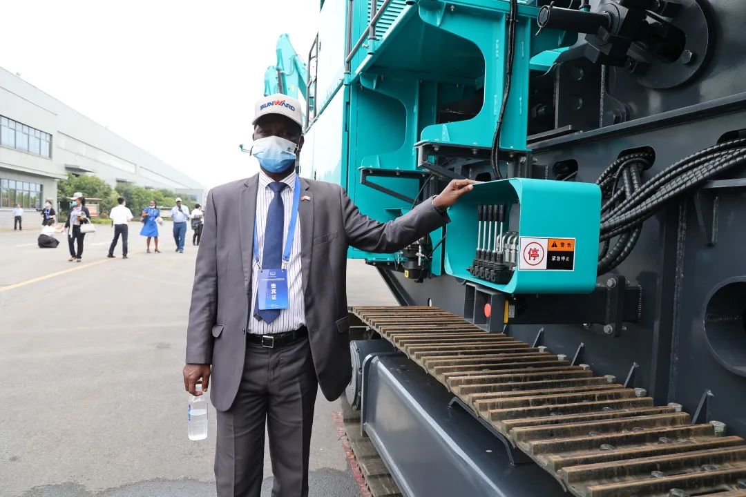 非洲驻华使节走访必发智能