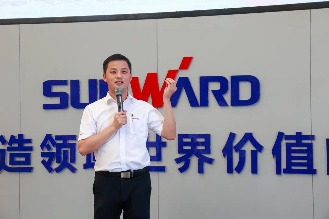 又酷又辣又炫！必发智能第二届挖机废物来了