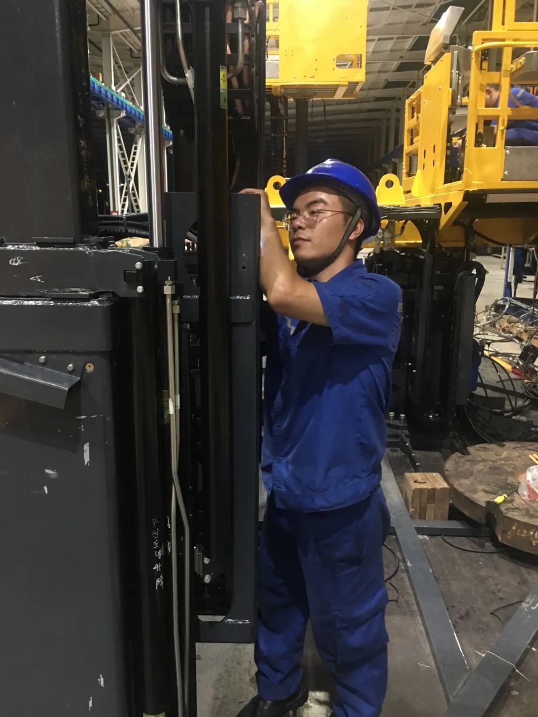 为铁路运输保驾护航！必发智能自主研制首套三平台作业装置乐成交付