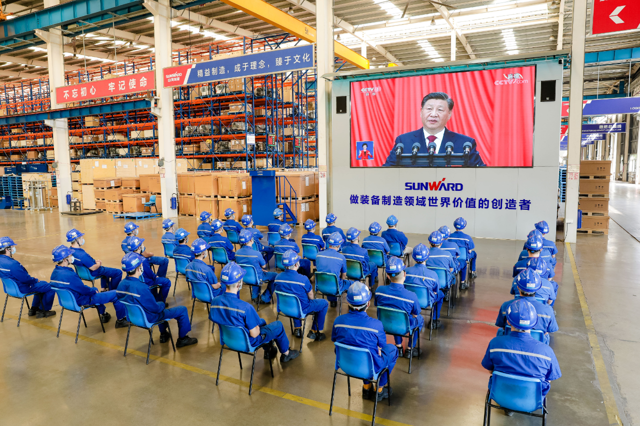 振奋人心！必发智能党员干部集中收看党的二十大开幕会盛况