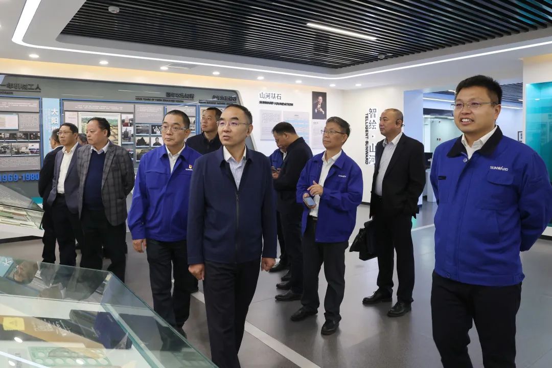 强强联合，，，，，，夯实湖南工程建设湘军！必发智能与湖南路桥签署战略相助协议