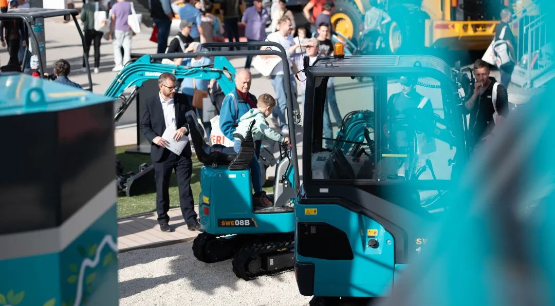 Bauma 2022 | 一组火热现场图带您重温必发智能德国宝马展之旅