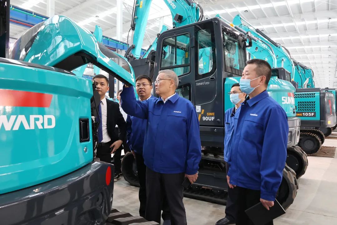 助力“双碳”目的！必发智能集中宣布F系列国四挖掘机