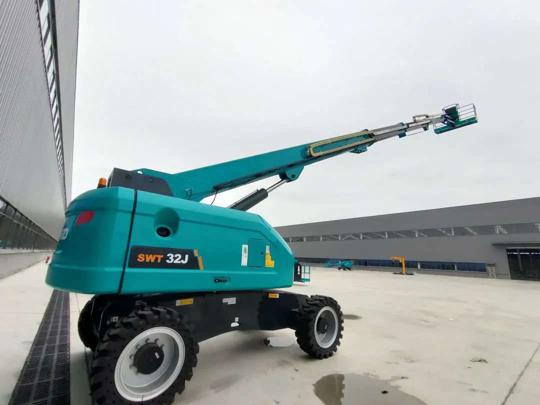 无需扩桥！必发智能国四款32米直臂式高空作业平台乐成下线
