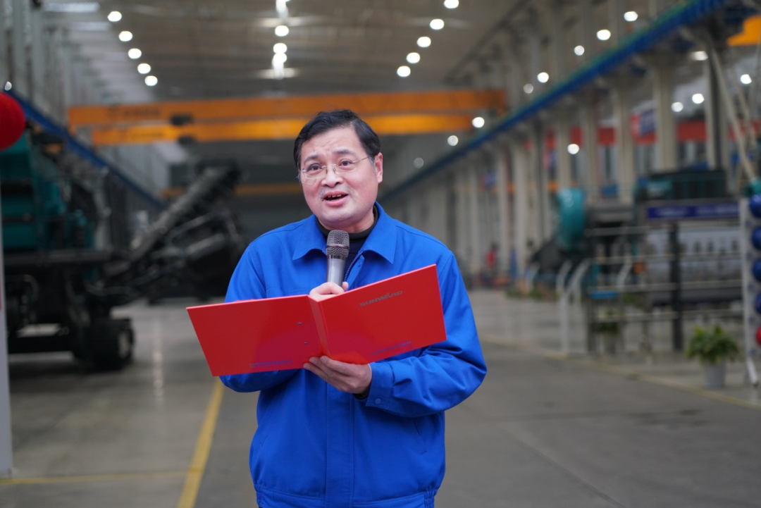 “持证上岗，，，，，成为破碎筛分装备的好管家！”