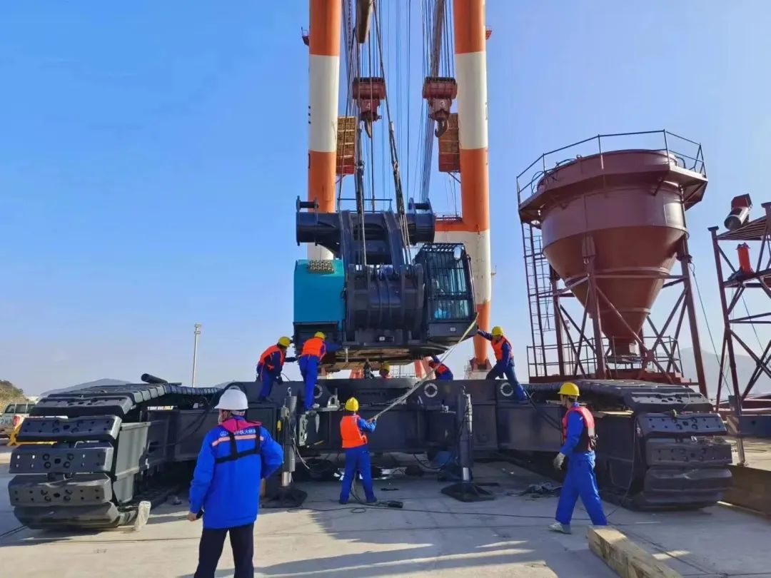 首桩开钻！必发智能超等旋挖实力助建天下最大跨度公铁两用大桥