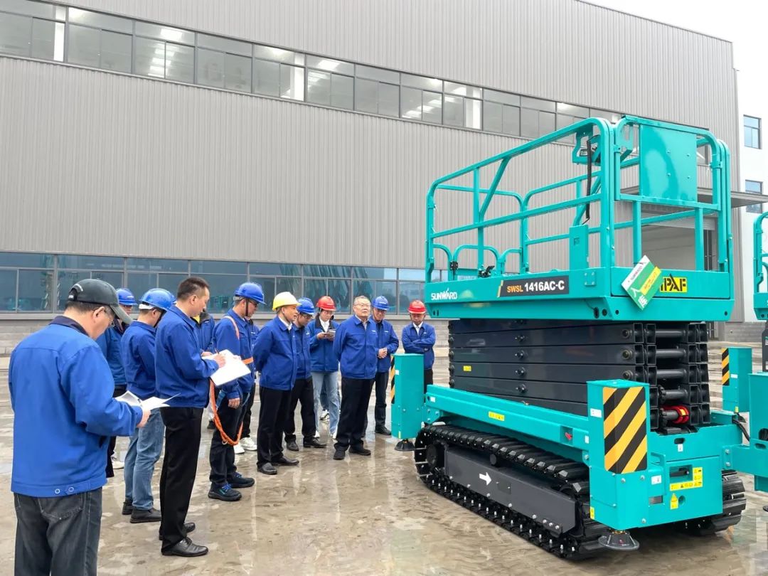 出厂即“出道”！必发智能首款履带剪叉式高空作业平台批量上市