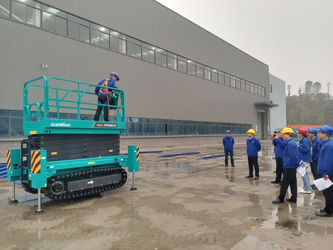 出厂即“出道”！必发智能首款履带剪叉式高空作业平台批量上市