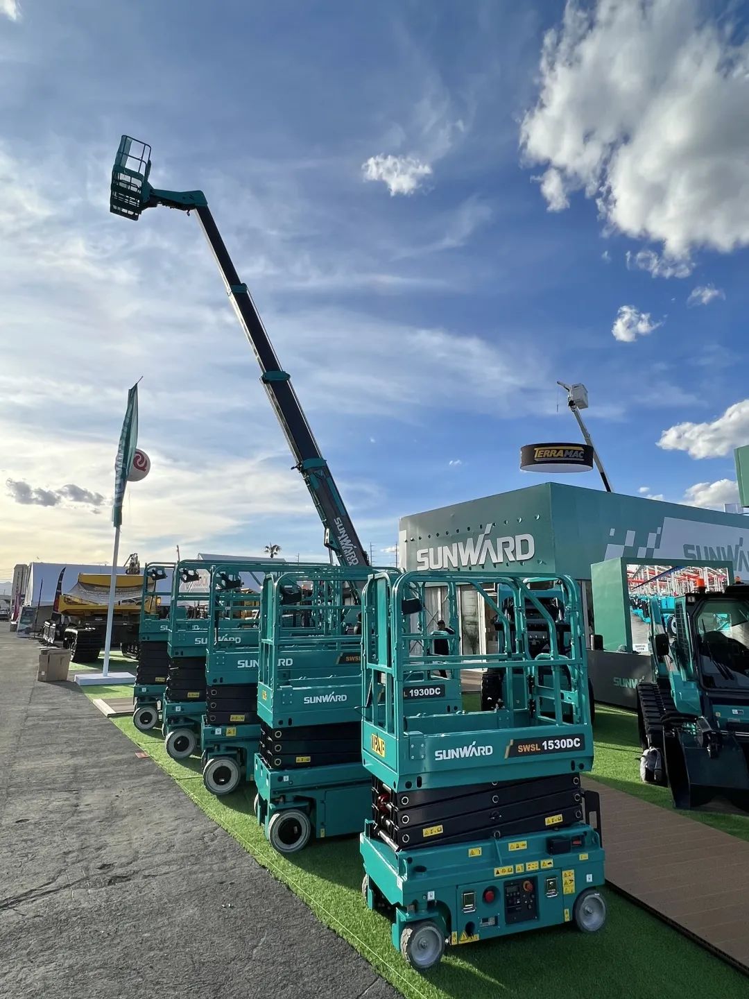 拉展直播 | 必发智能高空精品亮相2023美国拉展，，，，哪款是你的最爱？？？？？？？