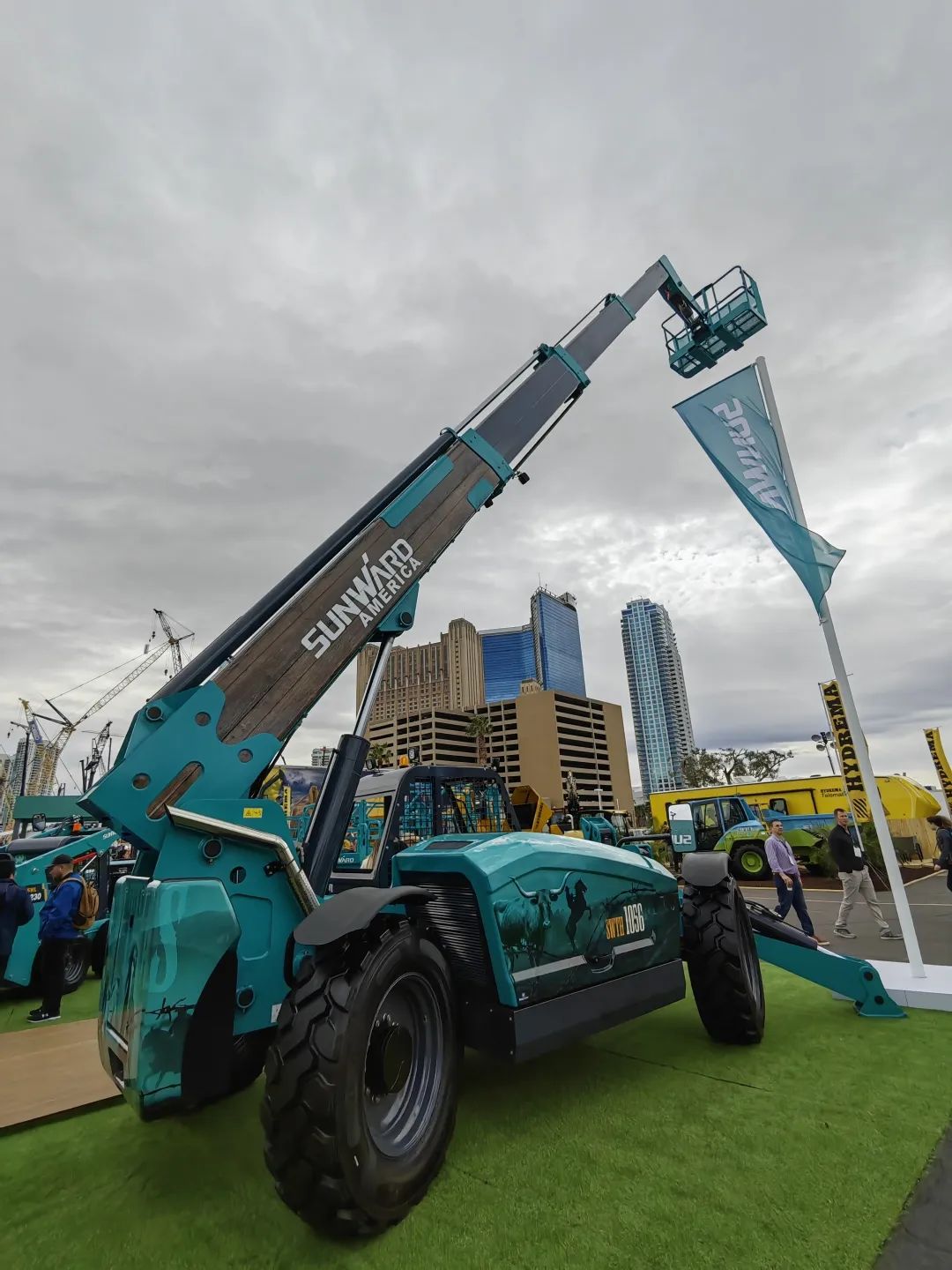 拉展直播 | 必发智能高空精品亮相2023美国拉展，，，，哪款是你的最爱？？？？？？？