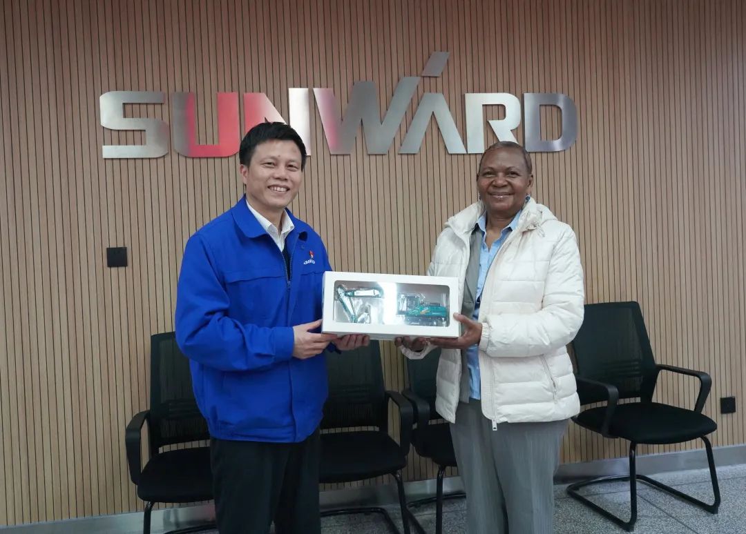 乌干达驻华大使到访必发智能