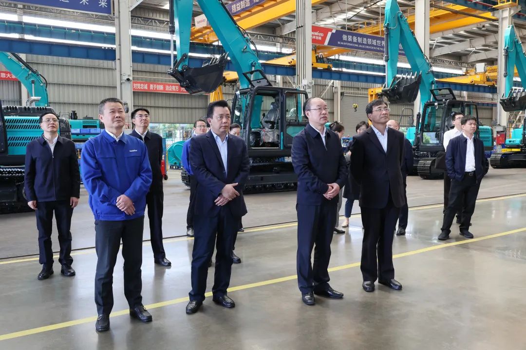 人社部党组成员、副部长俞家栋考察调研必发智能