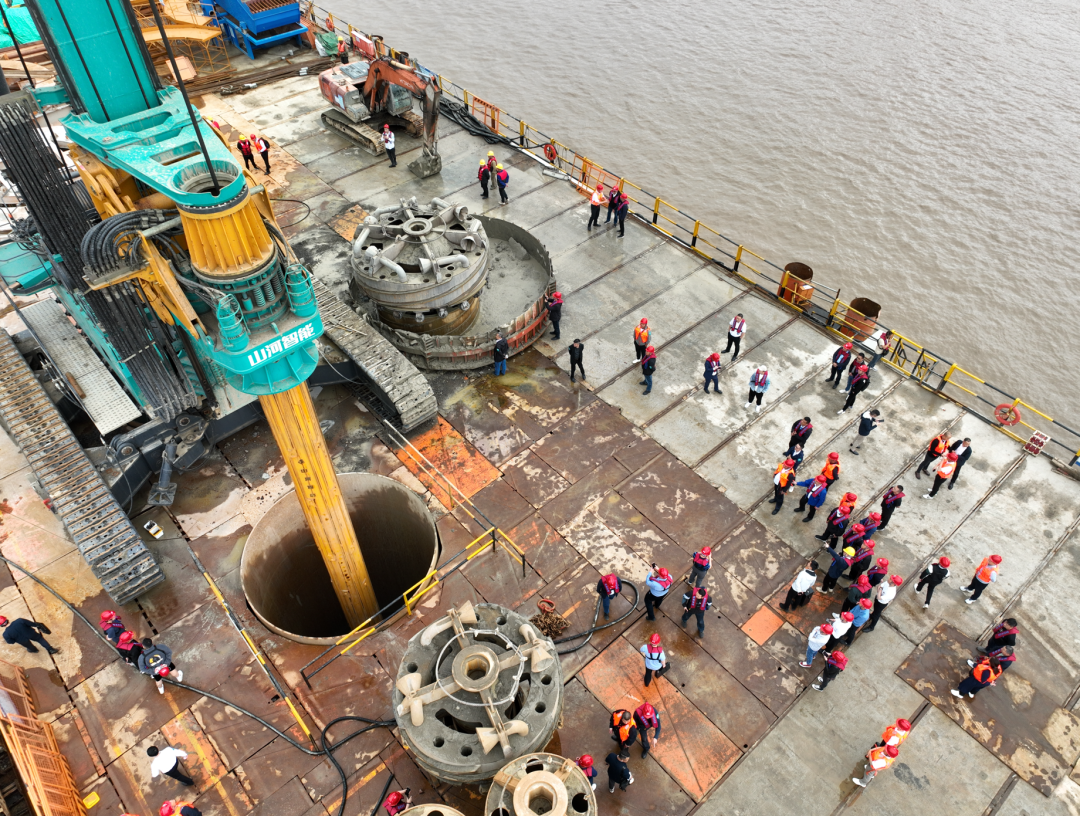 超等装备助建超等工程！必发智能超等旋挖钻机SWDM1280推介会乐成举行