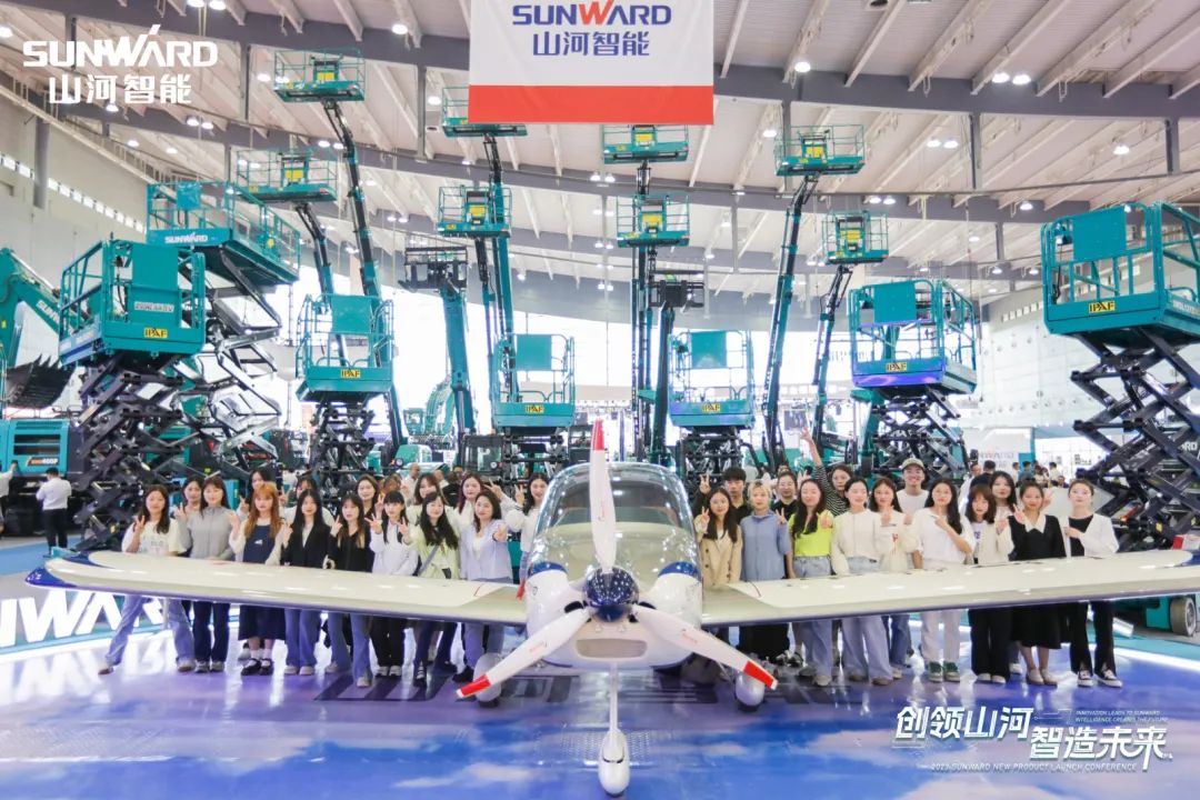 2023 CICEE | 必发智能亮相2023长沙国际工程机械展！智能化、电动化产品站C位