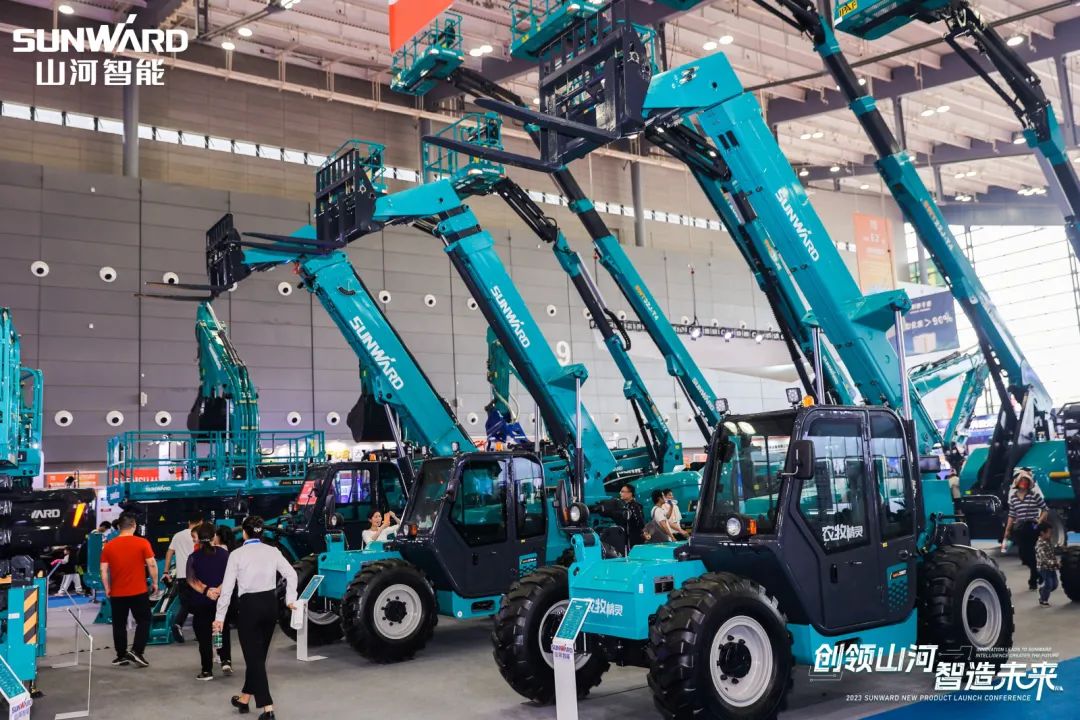 聚焦电动化、智能化！必发智能全系列高空机械产品亮相长沙展