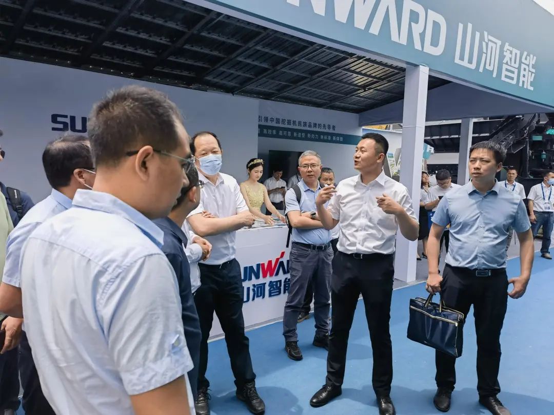 携手共建“一带一起”，，，，，，，必发智能地下工程装备广受关注