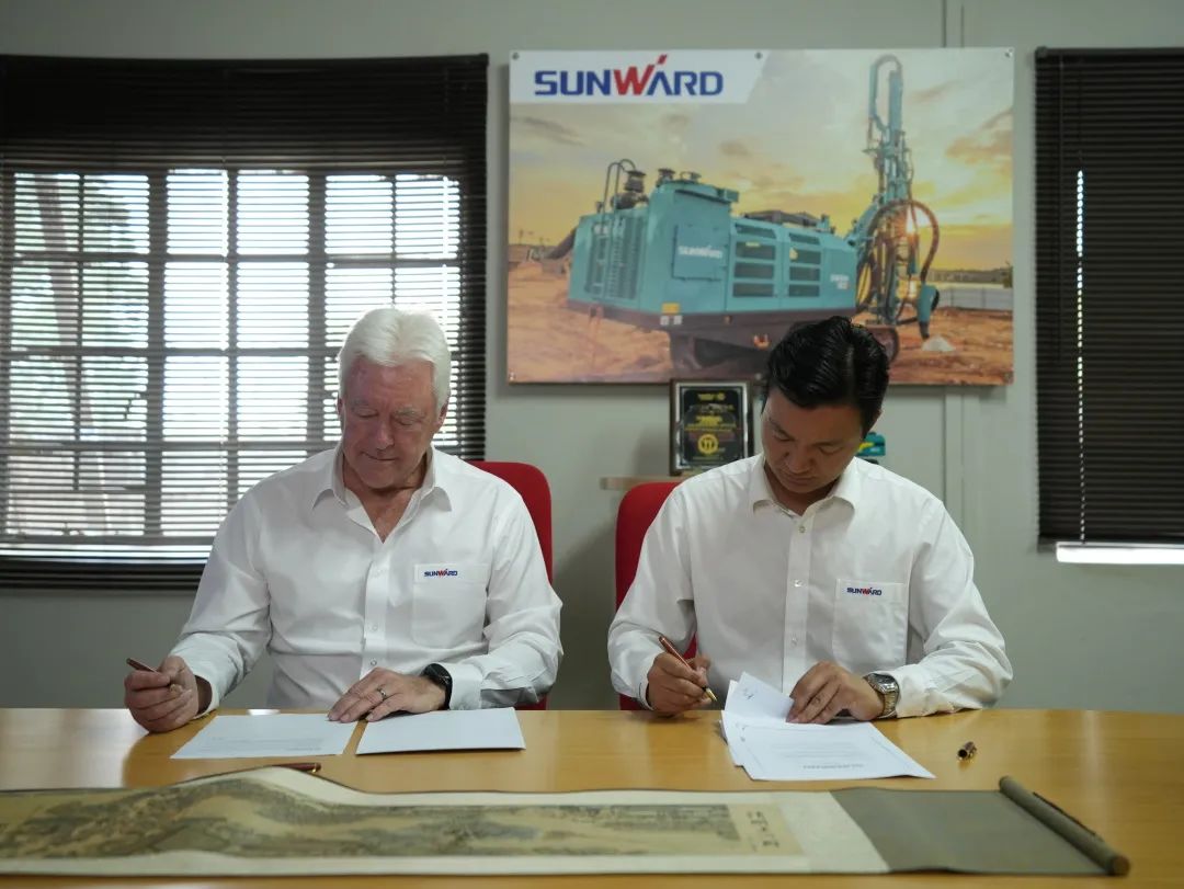 上岸南非，，，，，，，必发智能新型凿岩利器交付客户