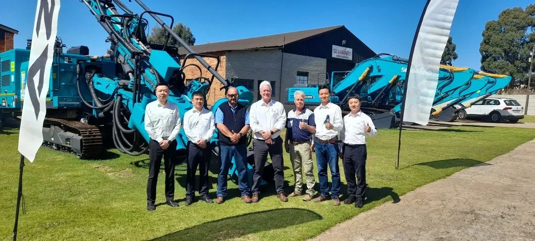 上岸南非，，，，，，，必发智能新型凿岩利器交付客户