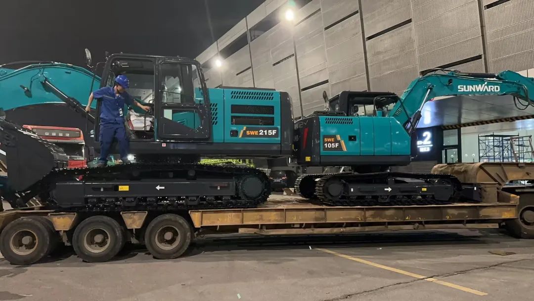 劳动庆幸，，，，创立伟大！纪录那些通俗且伟大的劳动瞬间