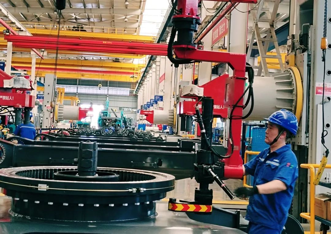 劳动庆幸，，，，创立伟大！纪录那些通俗且伟大的劳动瞬间