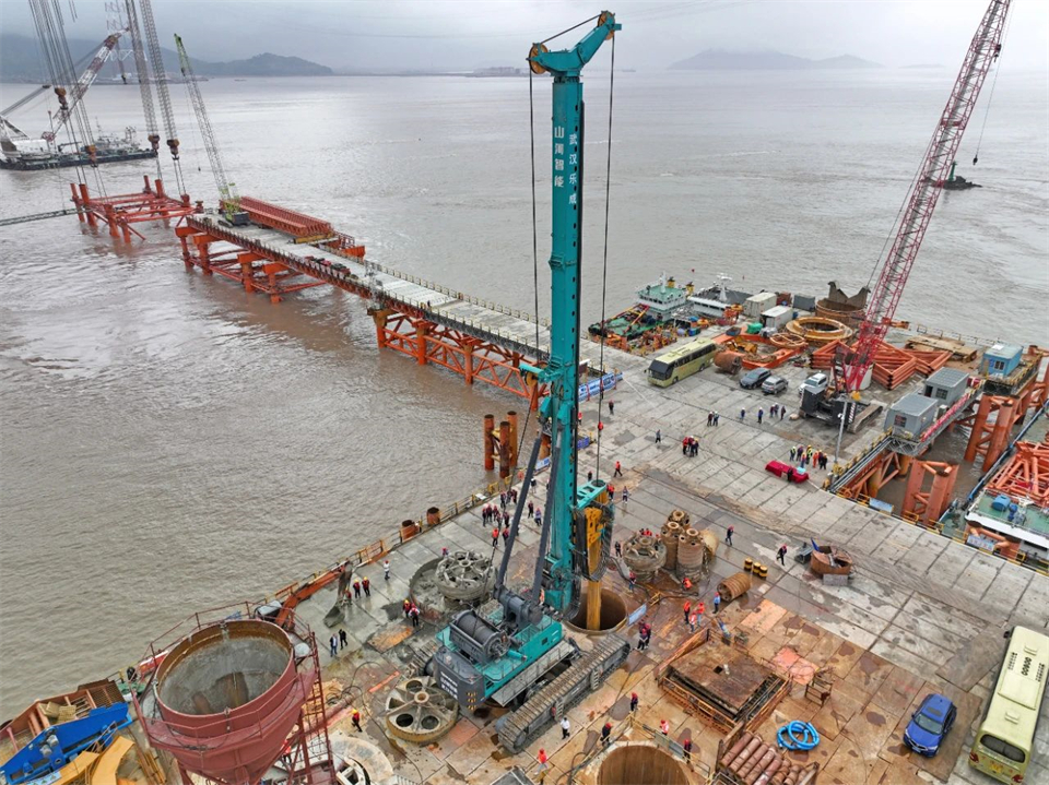 两项单冠，，，，，，，行业唯一！必发智能两款桩工产品同获制造业单项冠军