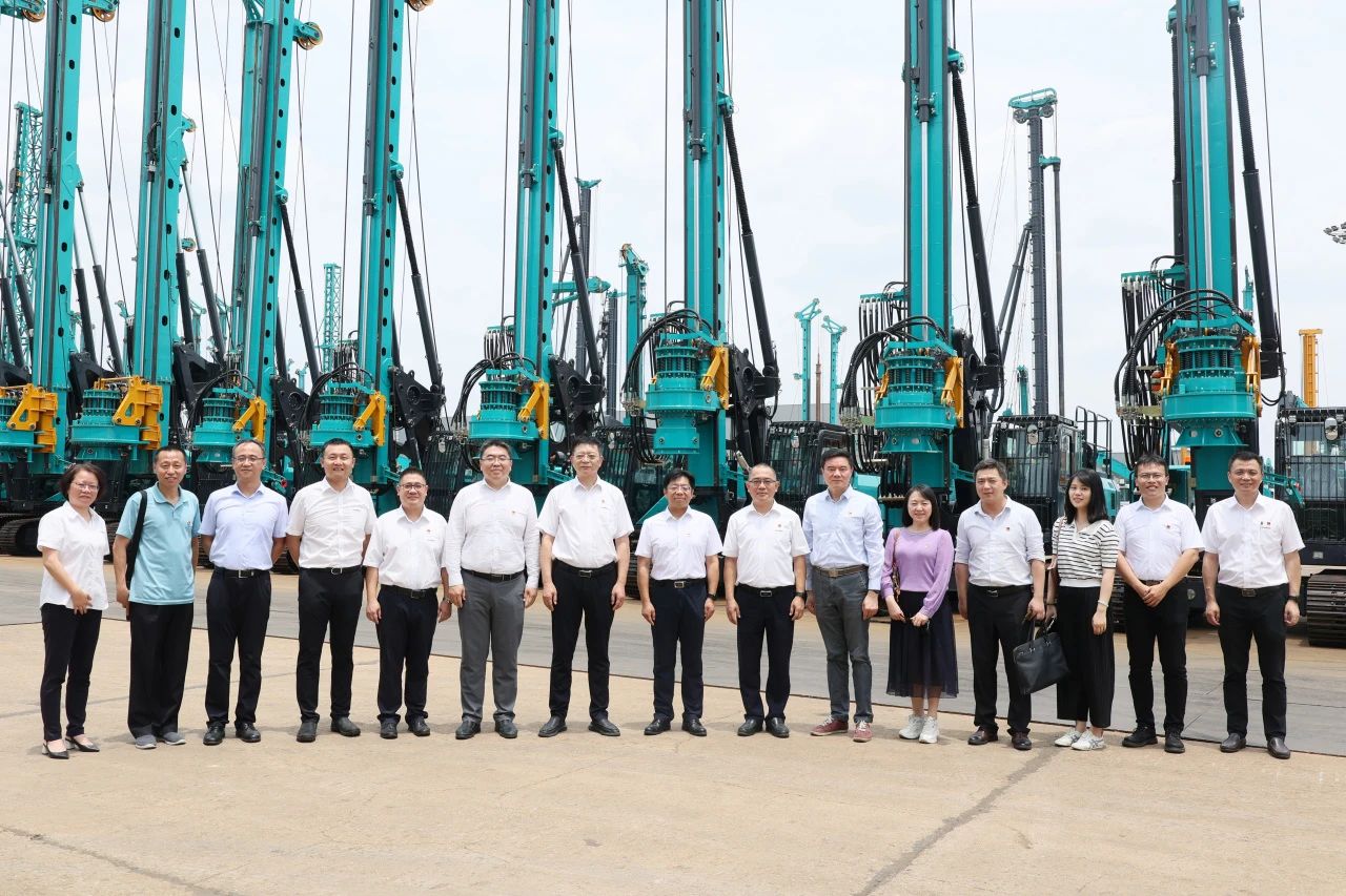 中国收支口银行总行党委委员、副行长李钧一行调研必发智能