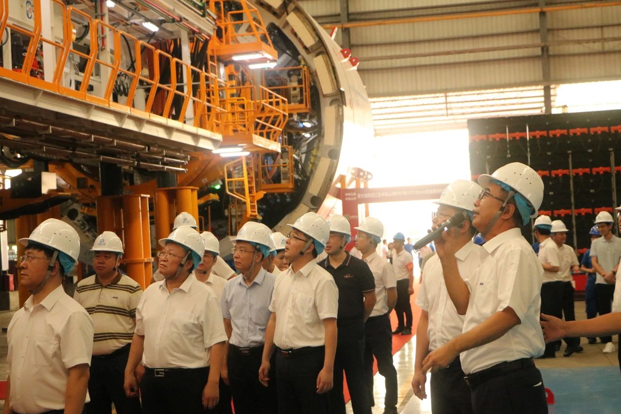 中铁必发粤港澳大湾区首台大直径双模盾构机乐成下线