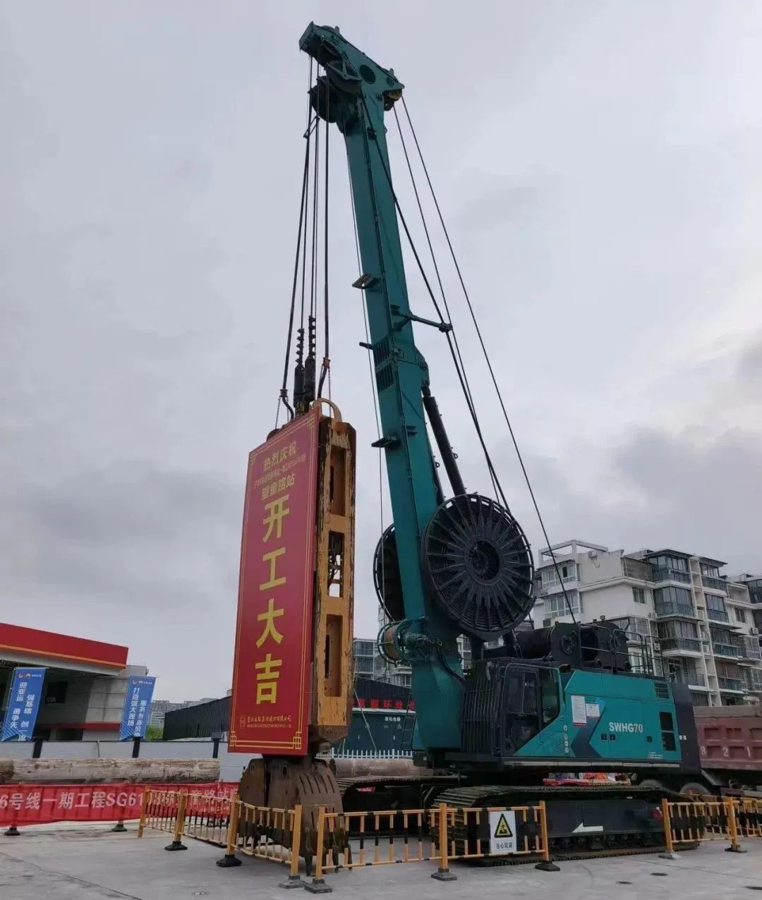 助力海内国际重大工程！必发智能液压抓斗实力“出圈”