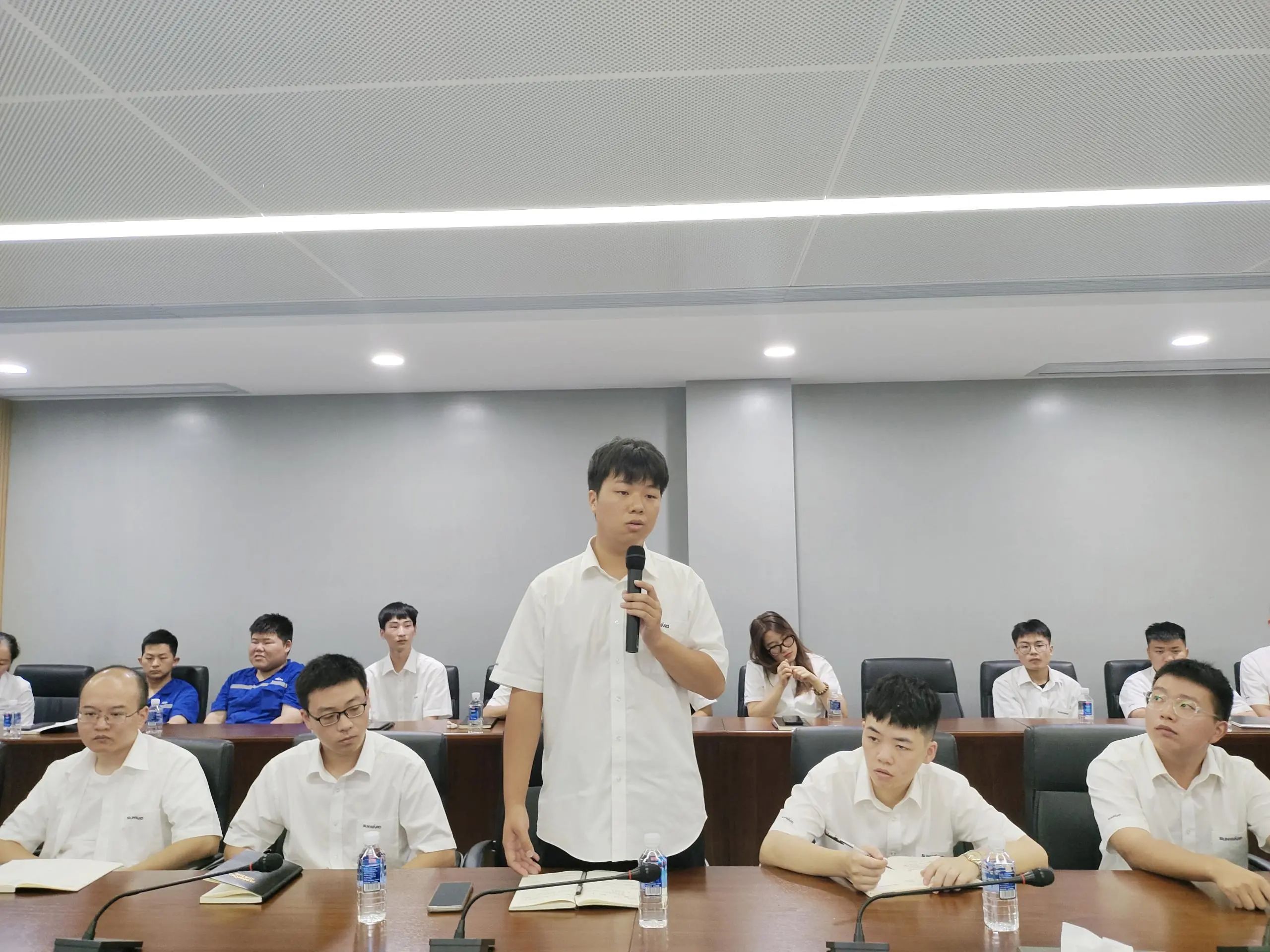 泛论心声，，，共话未来！这场应届结业生员工座谈会，，，很暖，，，很知心！