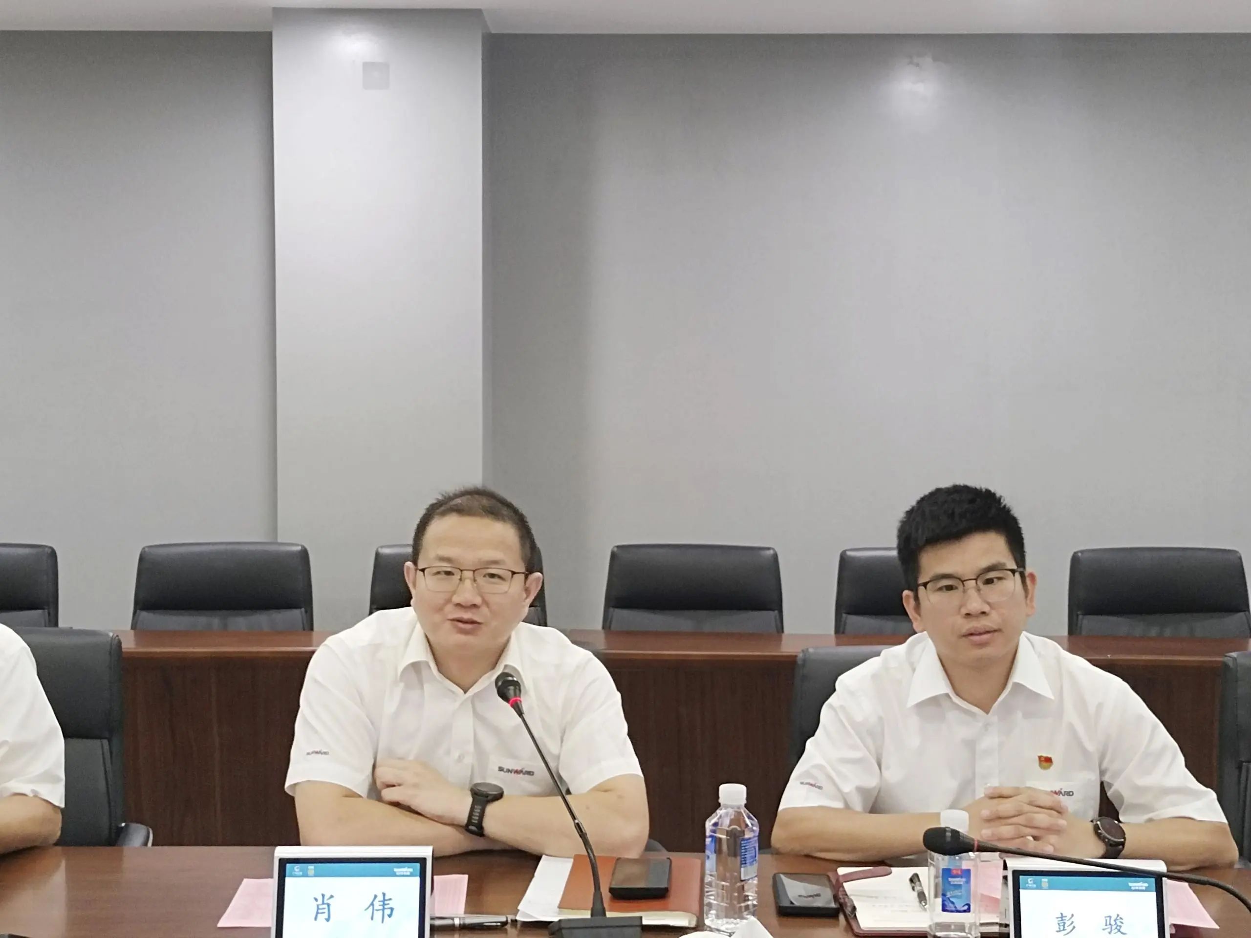 泛论心声，，，共话未来！这场应届结业生员工座谈会，，，很暖，，，很知心！